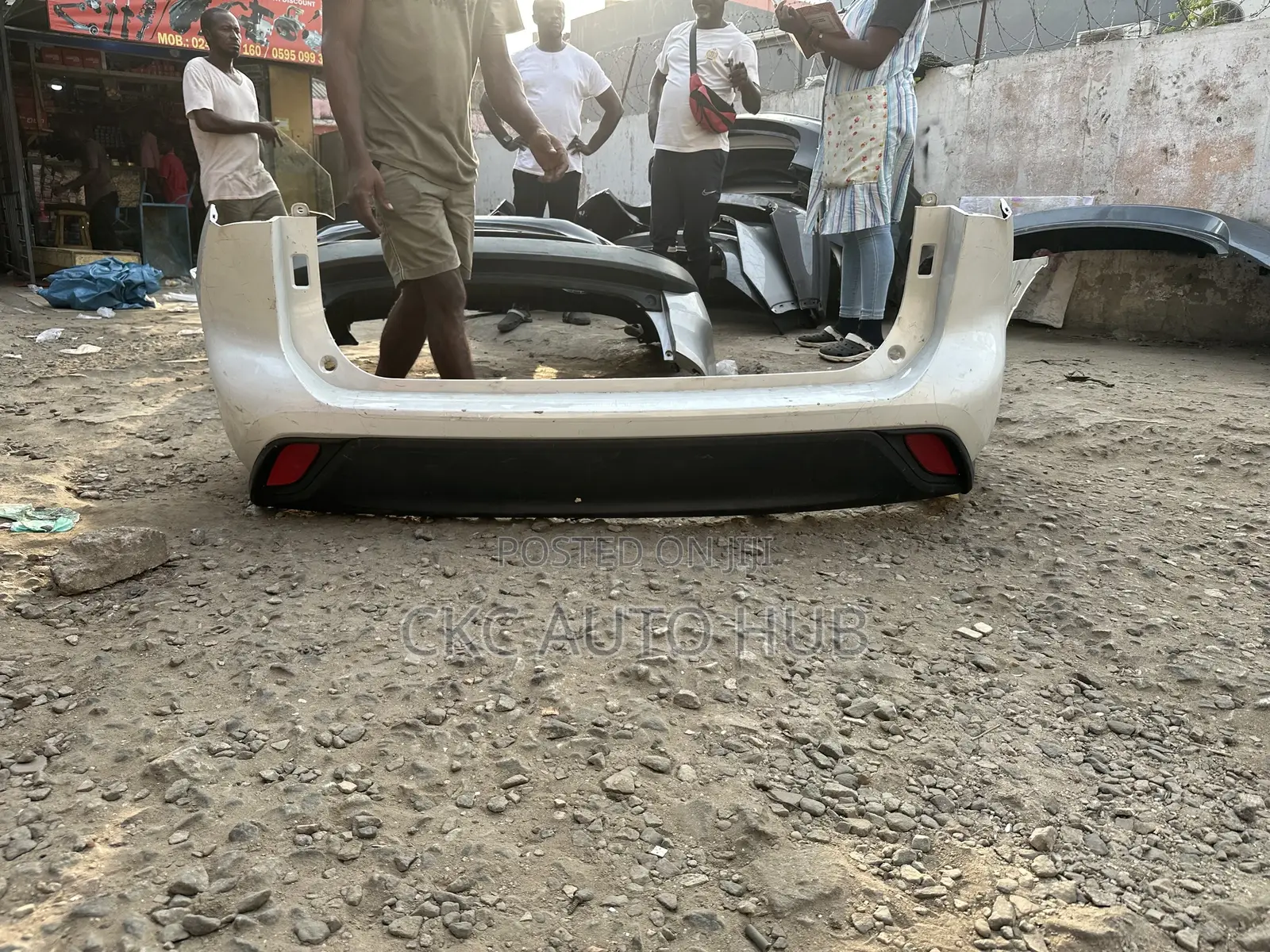 Highlander 2021 2022 Back Bumper Complete