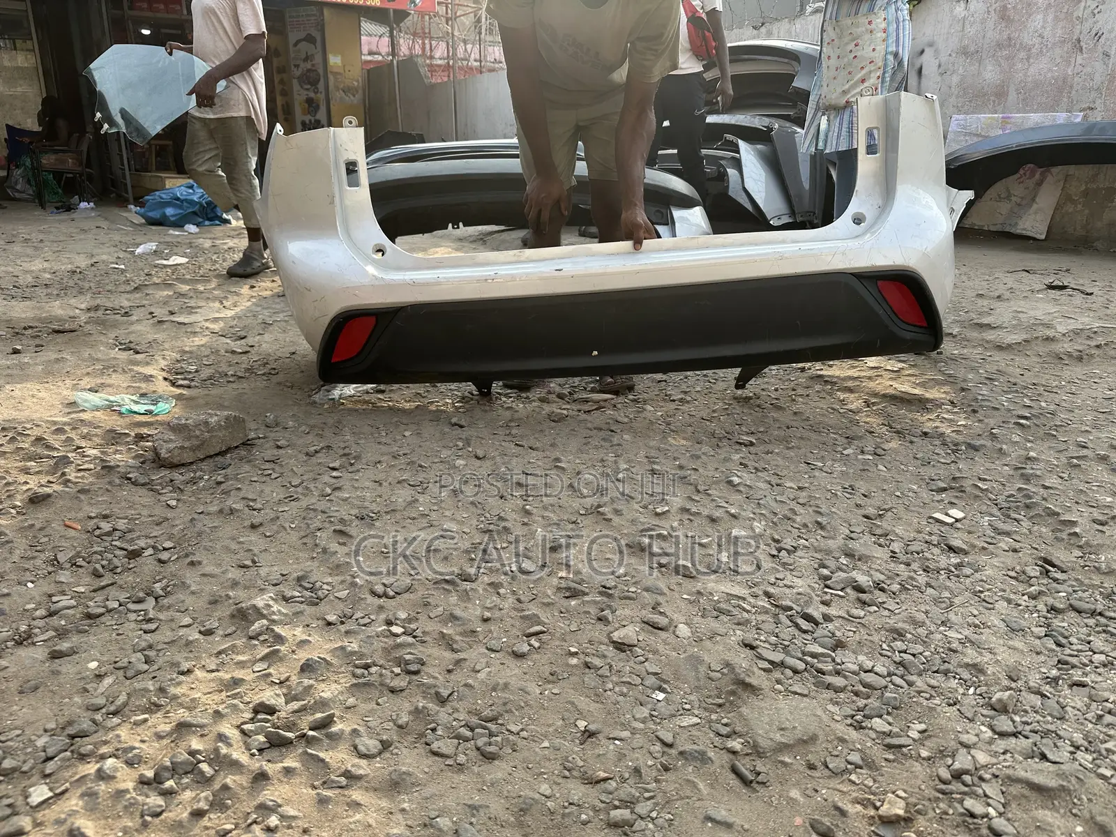 Highlander 2021 2022 Back Bumper Complete