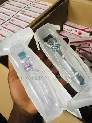Derma Roller ( Silver Tranparent ) Available