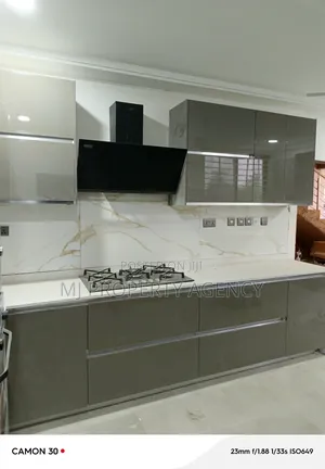 6bdrm Duplex in Hfc Estate, Tema Metropolitan for rent