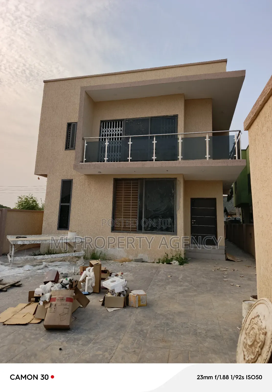 6bdrm Duplex in Hfc Estate, Tema Metropolitan for rent