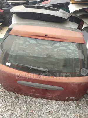 Pontiac Vibe Boot/Pontiac Vibe Tailgate; 2003-2008