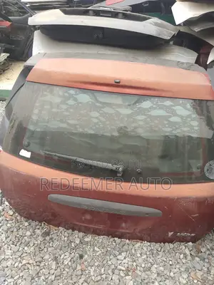 Pontiac Vibe Boot/Pontiac Vibe Tailgate; 2003-2008