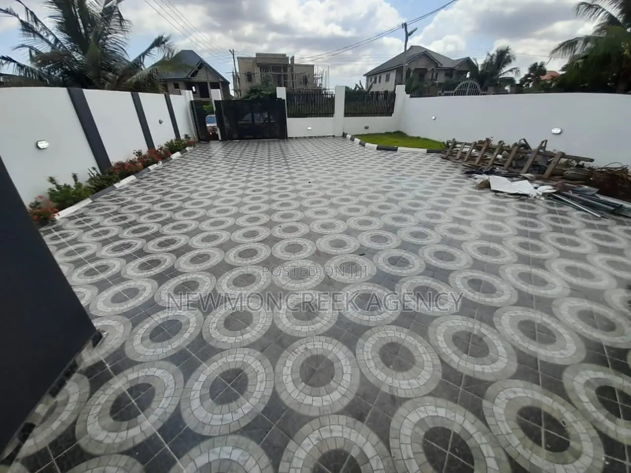 4bdrm Duplex in Adenta,Malejor, Accra Metropolitan for sale