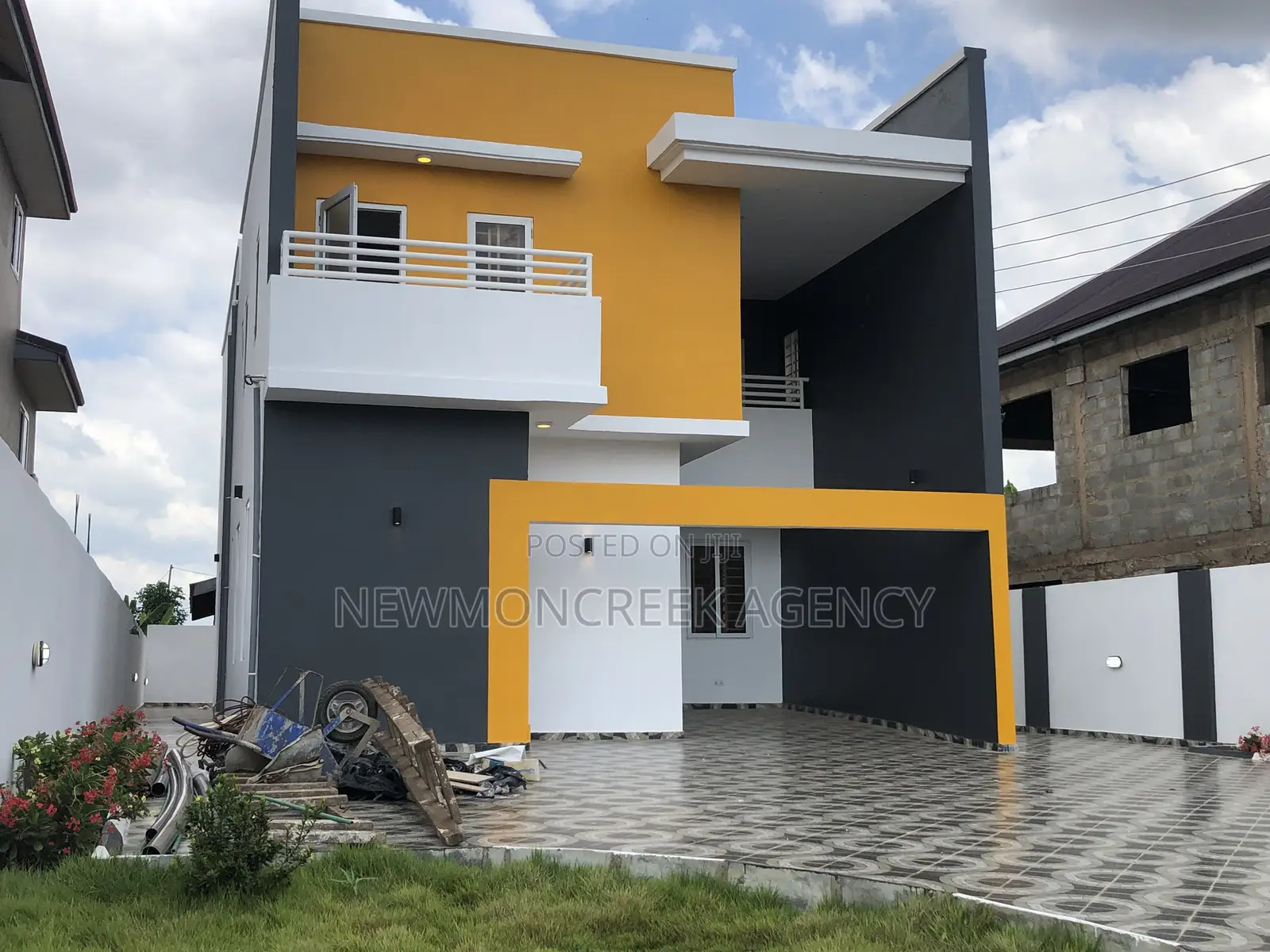 4bdrm Duplex in Adenta,Malejor, Accra Metropolitan for sale
