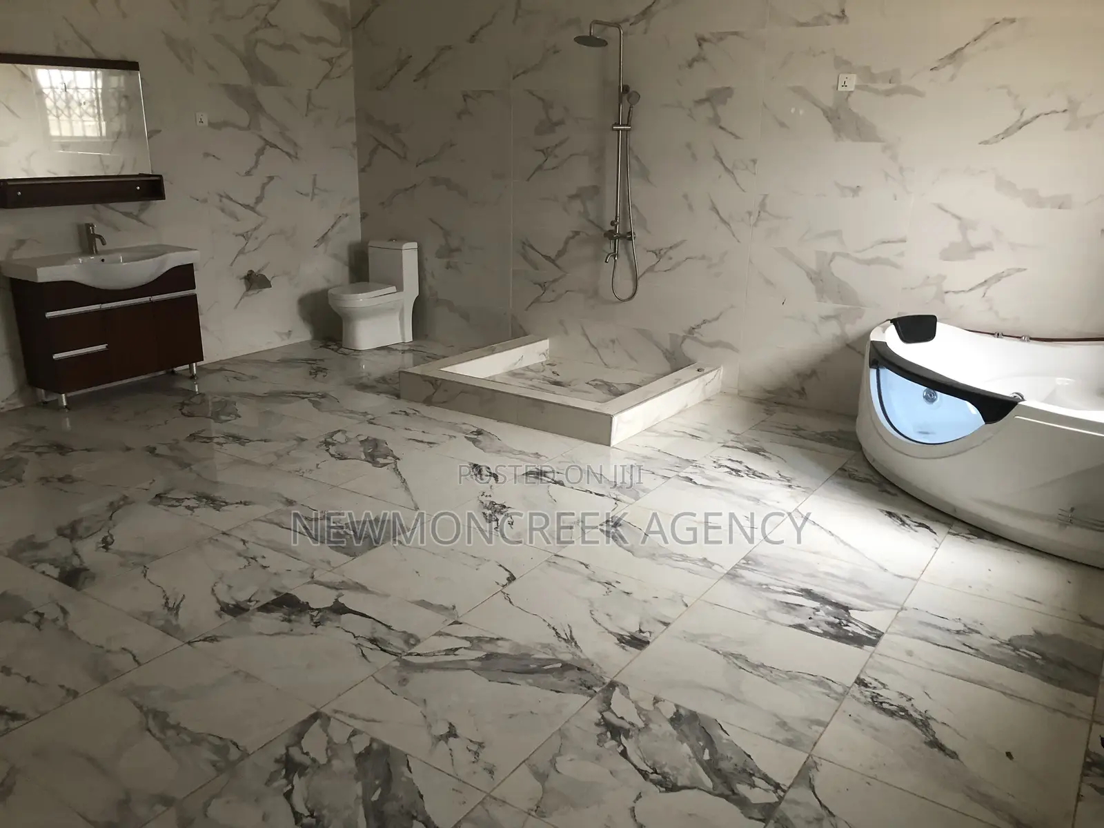 4bdrm Duplex in Gated Estate,Oyarifa, Accra Metropolitan for sale