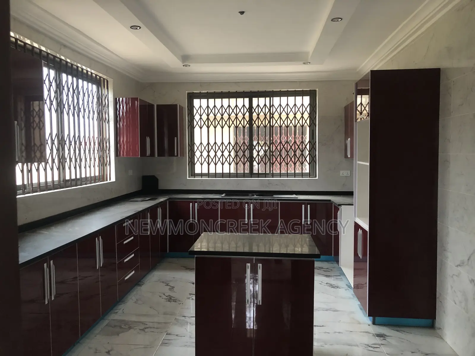4bdrm Duplex in Gated Estate,Oyarifa, Accra Metropolitan for sale
