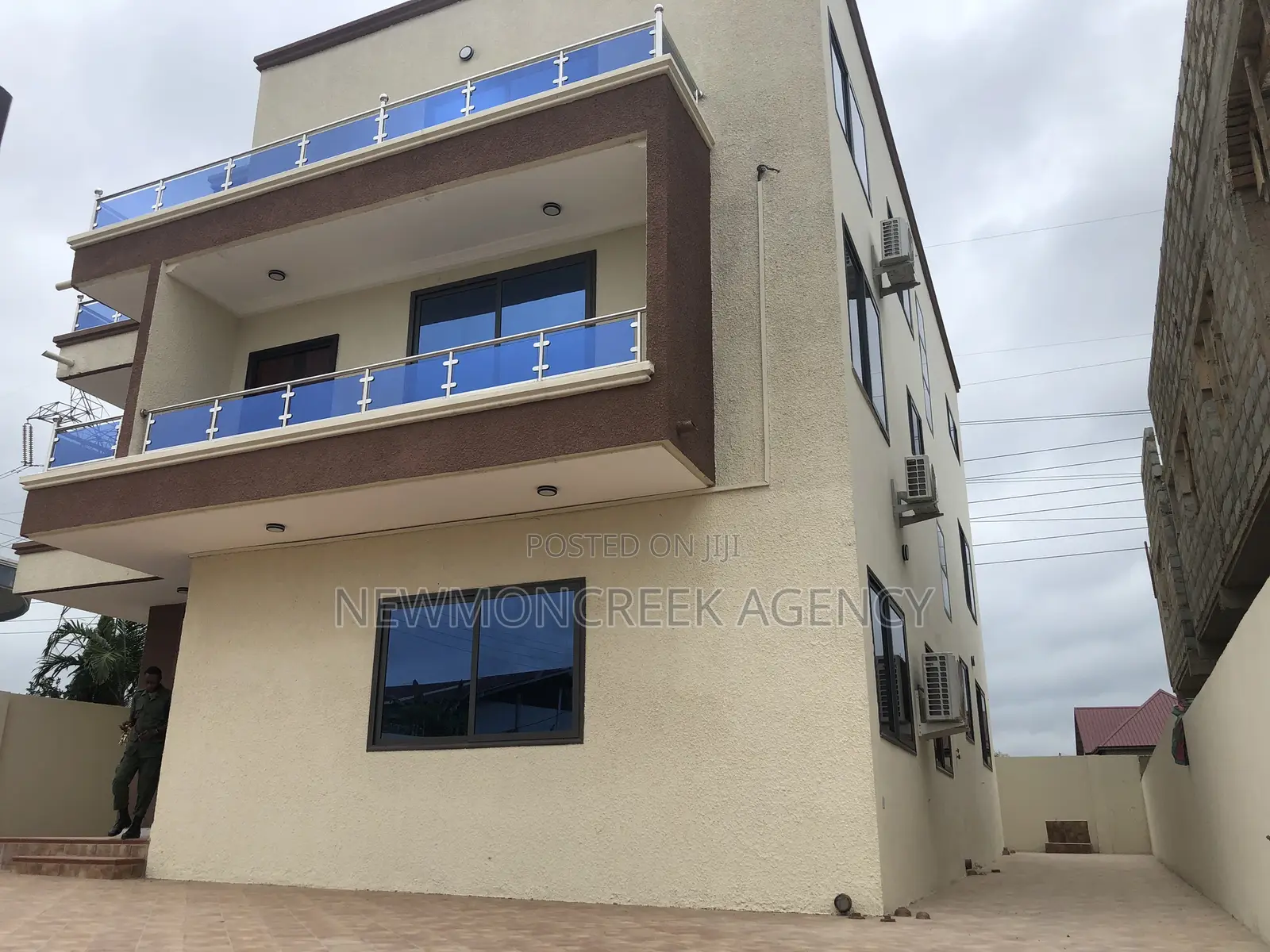 4bdrm Duplex in Gated Estate,Oyarifa, Accra Metropolitan for sale