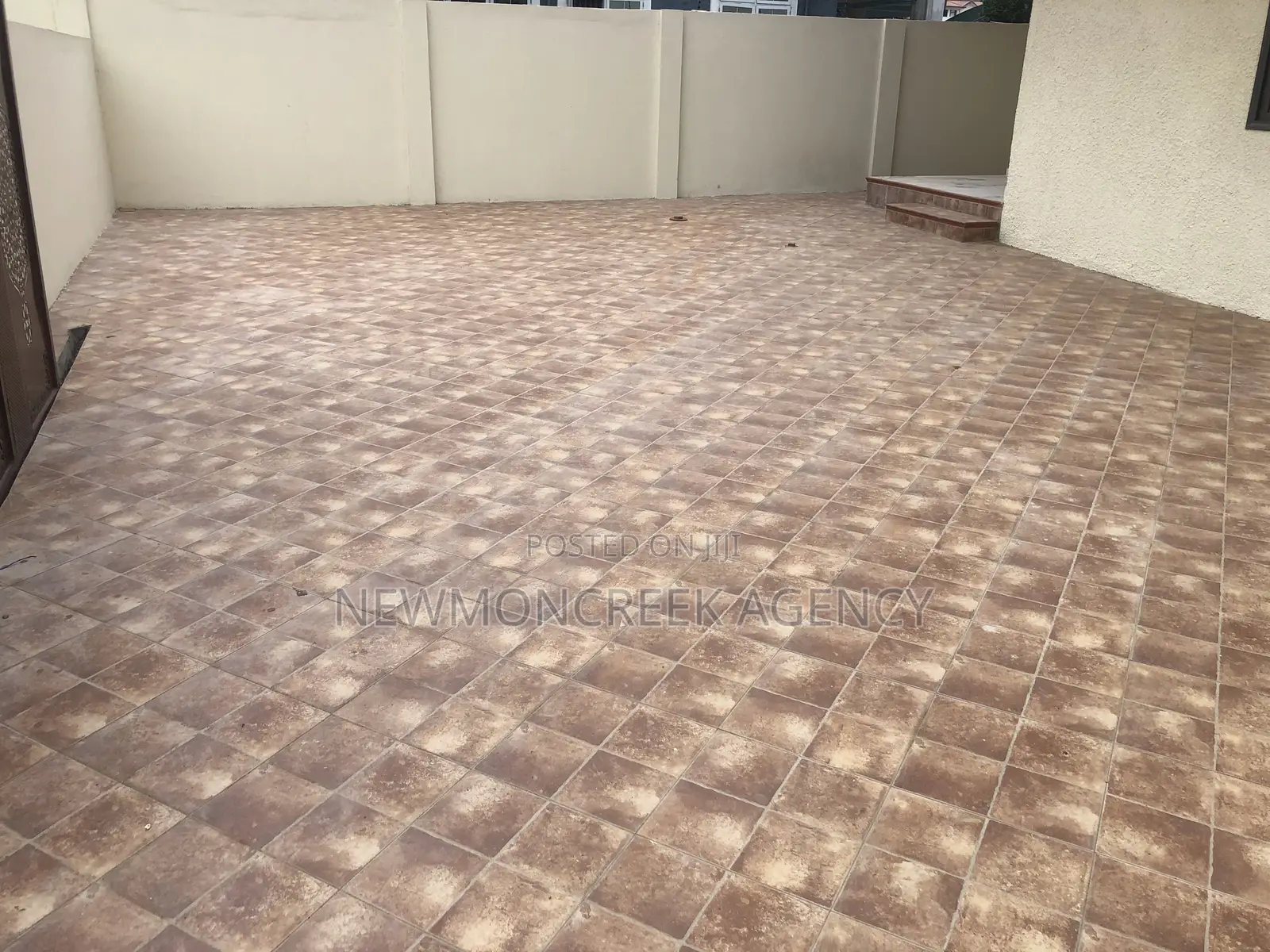 4bdrm Duplex in Gated Estate,Oyarifa, Accra Metropolitan for sale