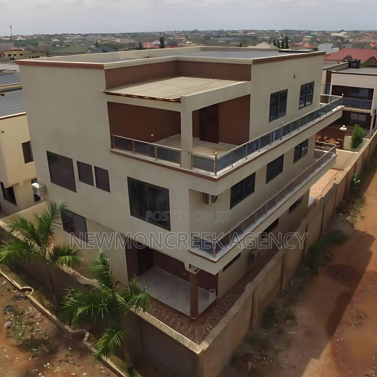4bdrm Duplex in Gated Estate,Oyarifa, Accra Metropolitan for sale