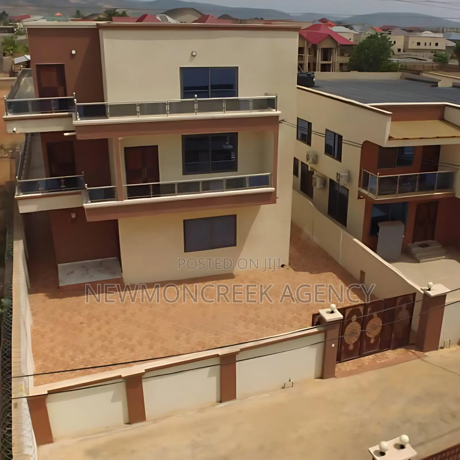 4bdrm Duplex in Gated Estate,Oyarifa, Accra Metropolitan for sale