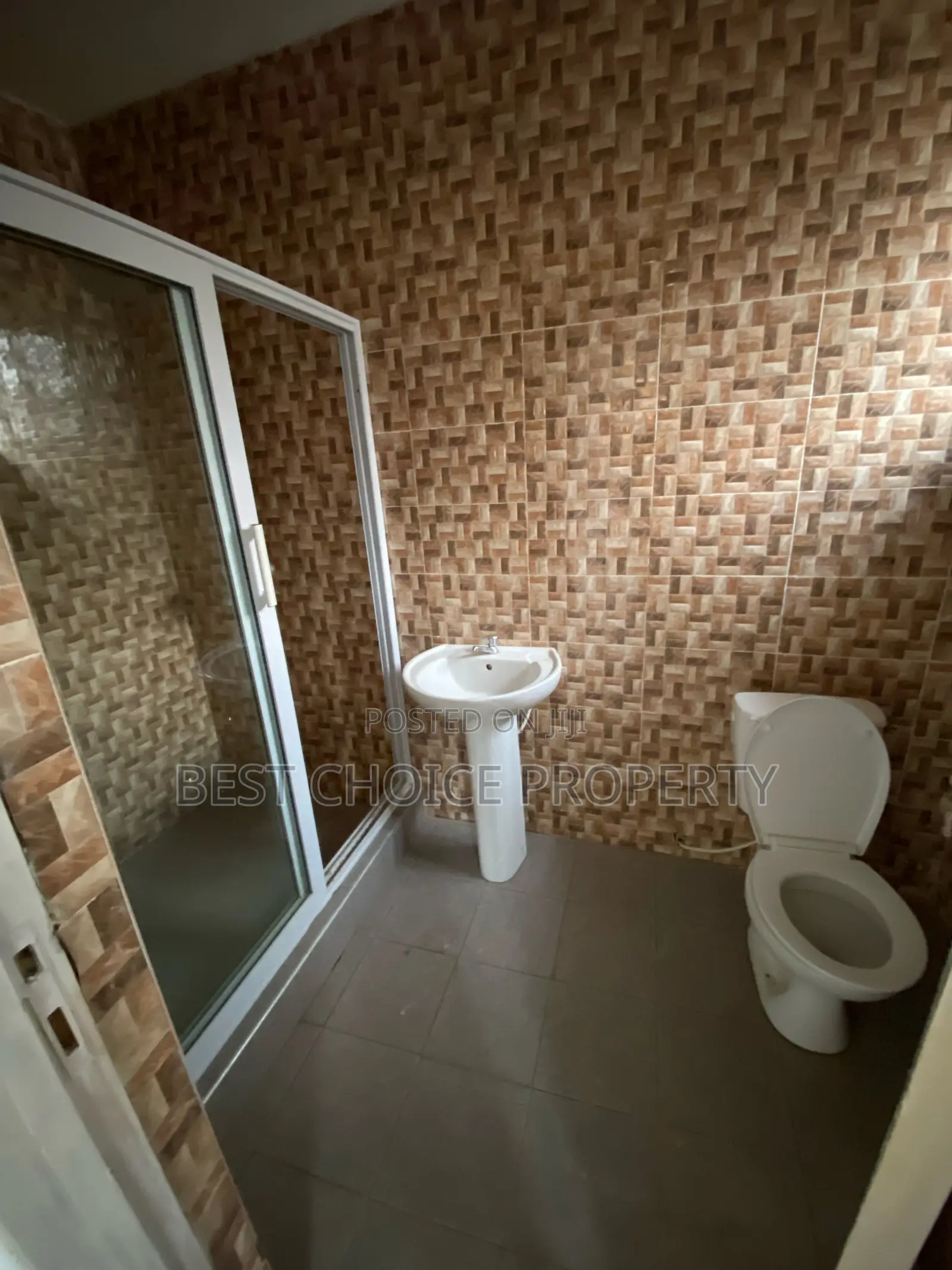 1bdrm Apartment in Adenta for rent