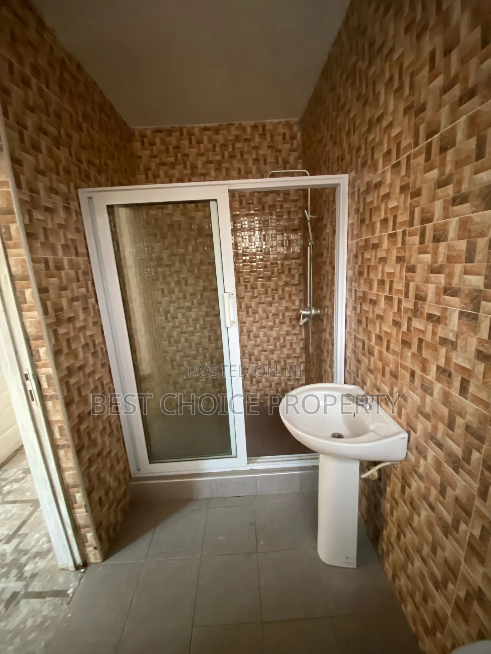 1bdrm Apartment in Adenta for rent