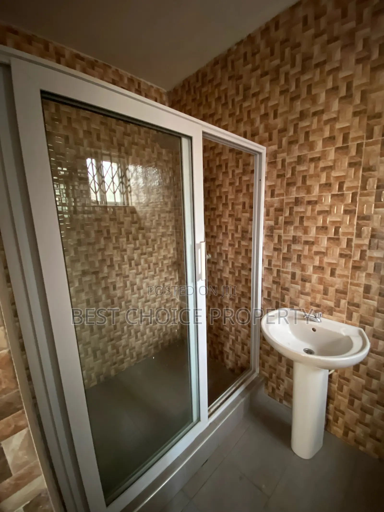 1bdrm Apartment in Adenta for rent