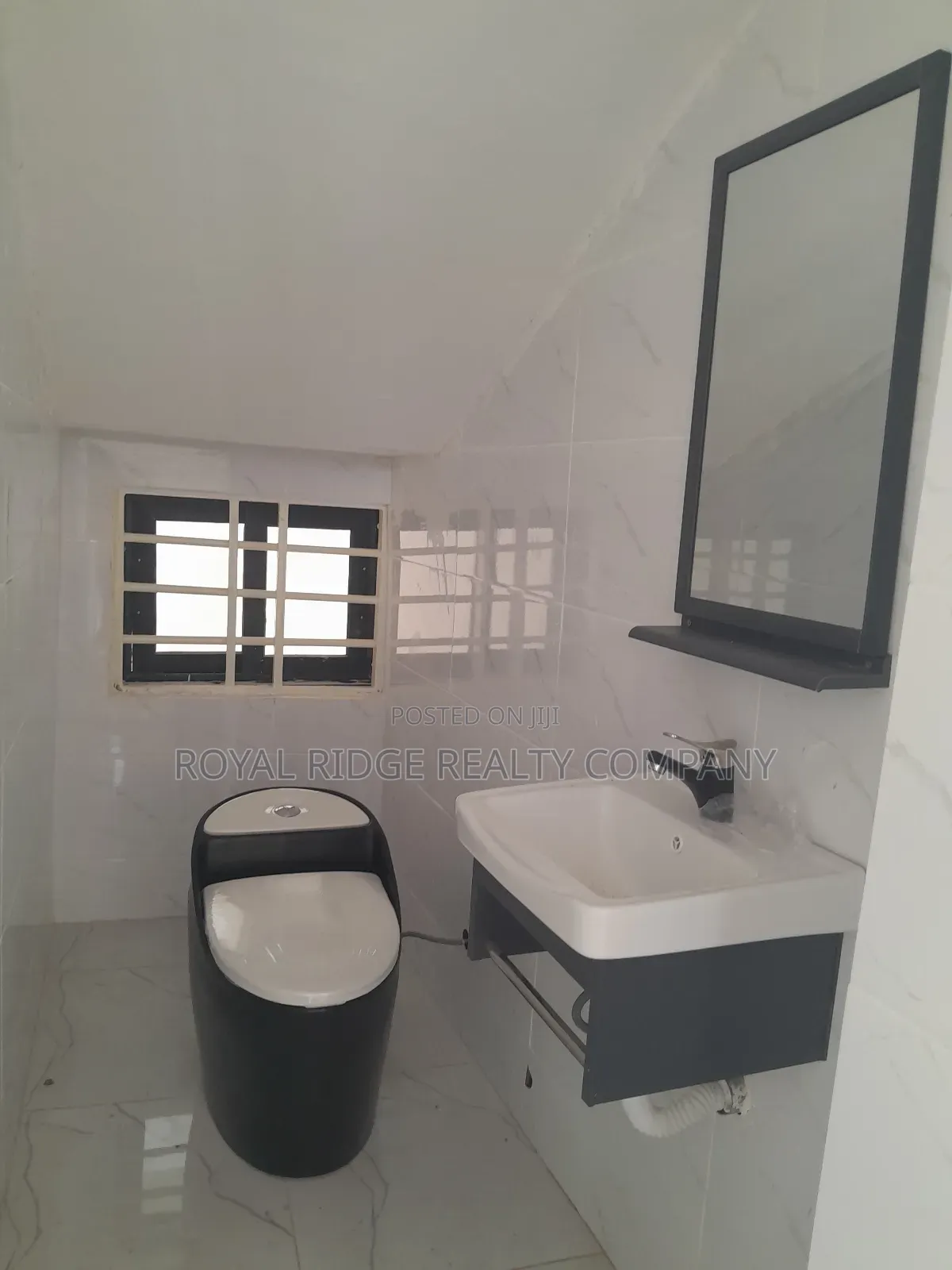 4bdrm House in Spintex, Accra Metropolitan for sale