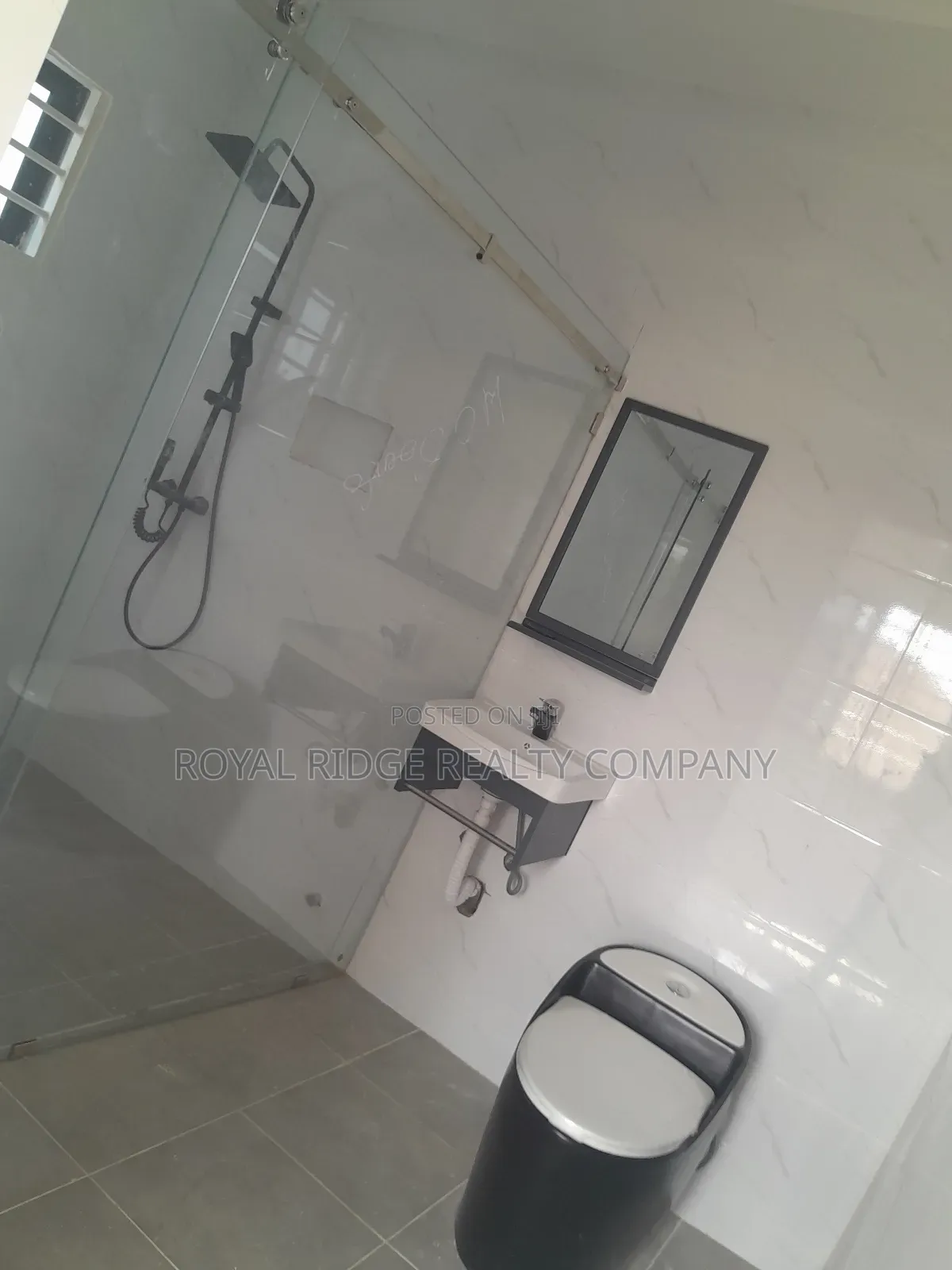 4bdrm House in Spintex, Accra Metropolitan for sale