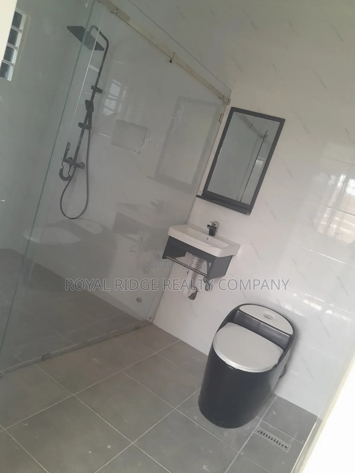 3bdrm House in Spintex Ecobank, Accra Metropolitan for sale