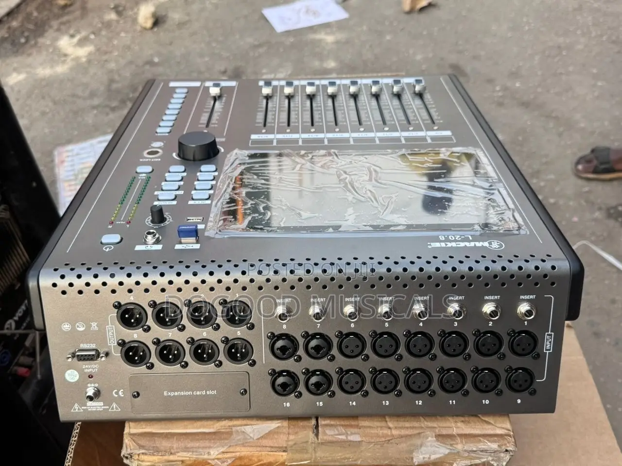 MACKIE L-20.8 16-Channel Digital Mixer