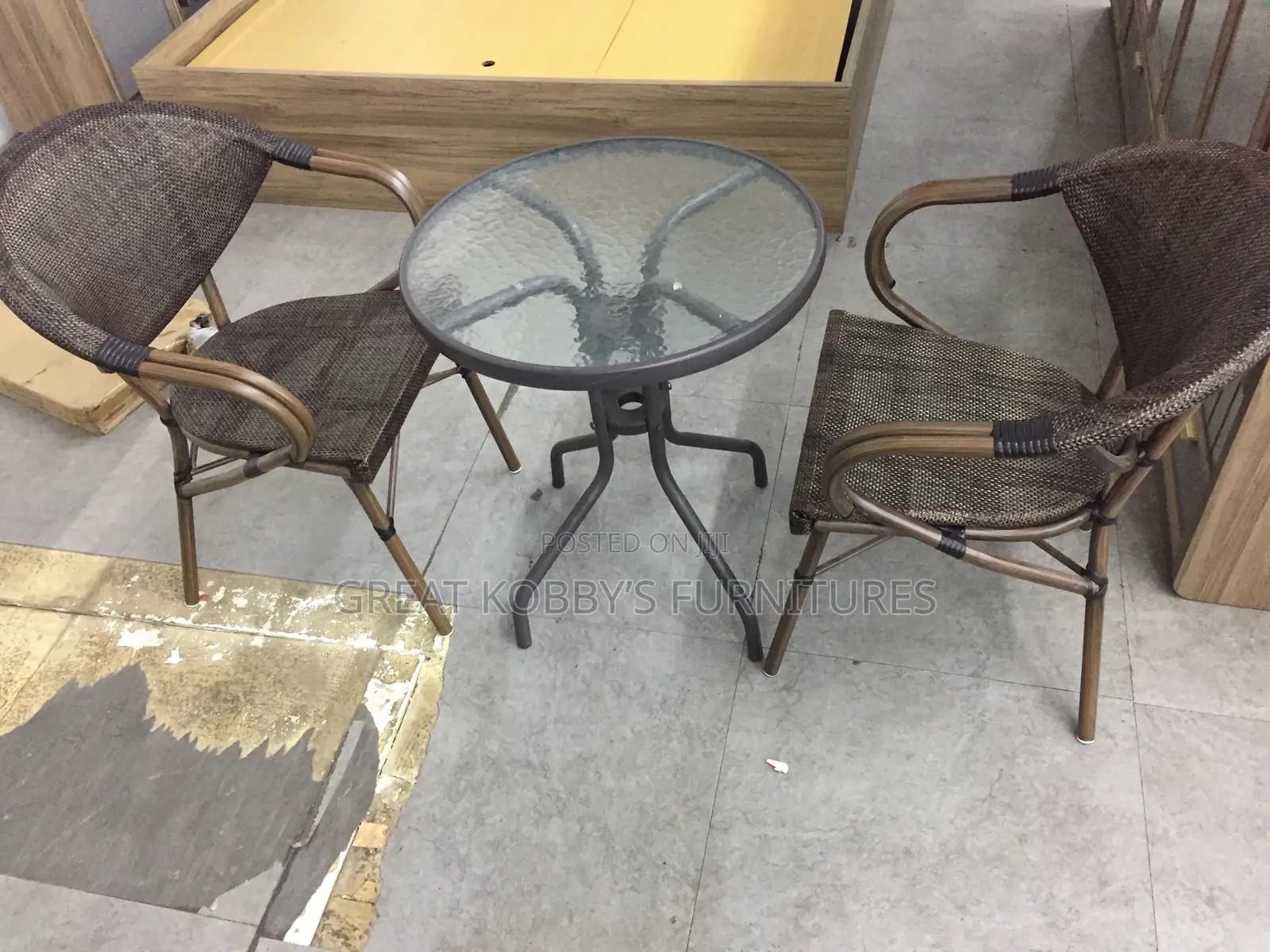 Outdoor Round Table With 2 Chairs