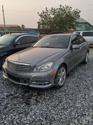 Photo - Mercedes-Benz C250 2013 Gray