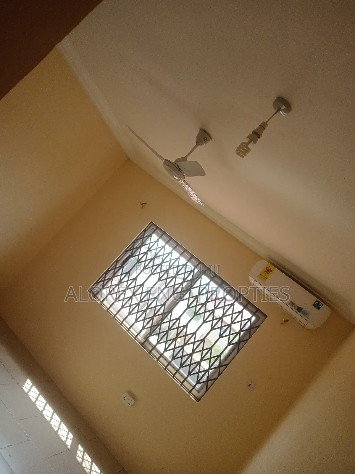 3bdrm Duplex in Teiman, Oyarifa for rent