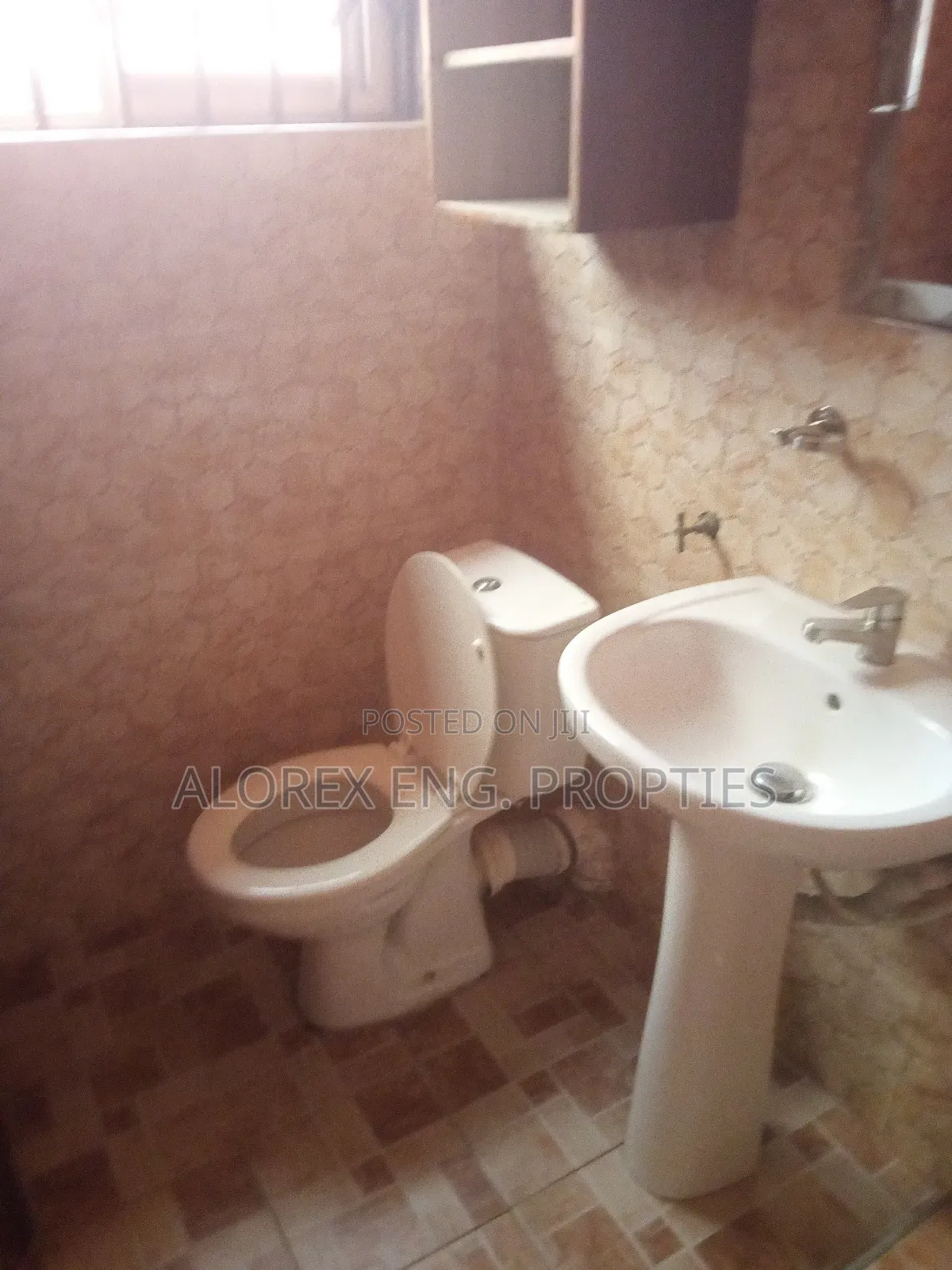 3bdrm Duplex in Teiman, Oyarifa for rent