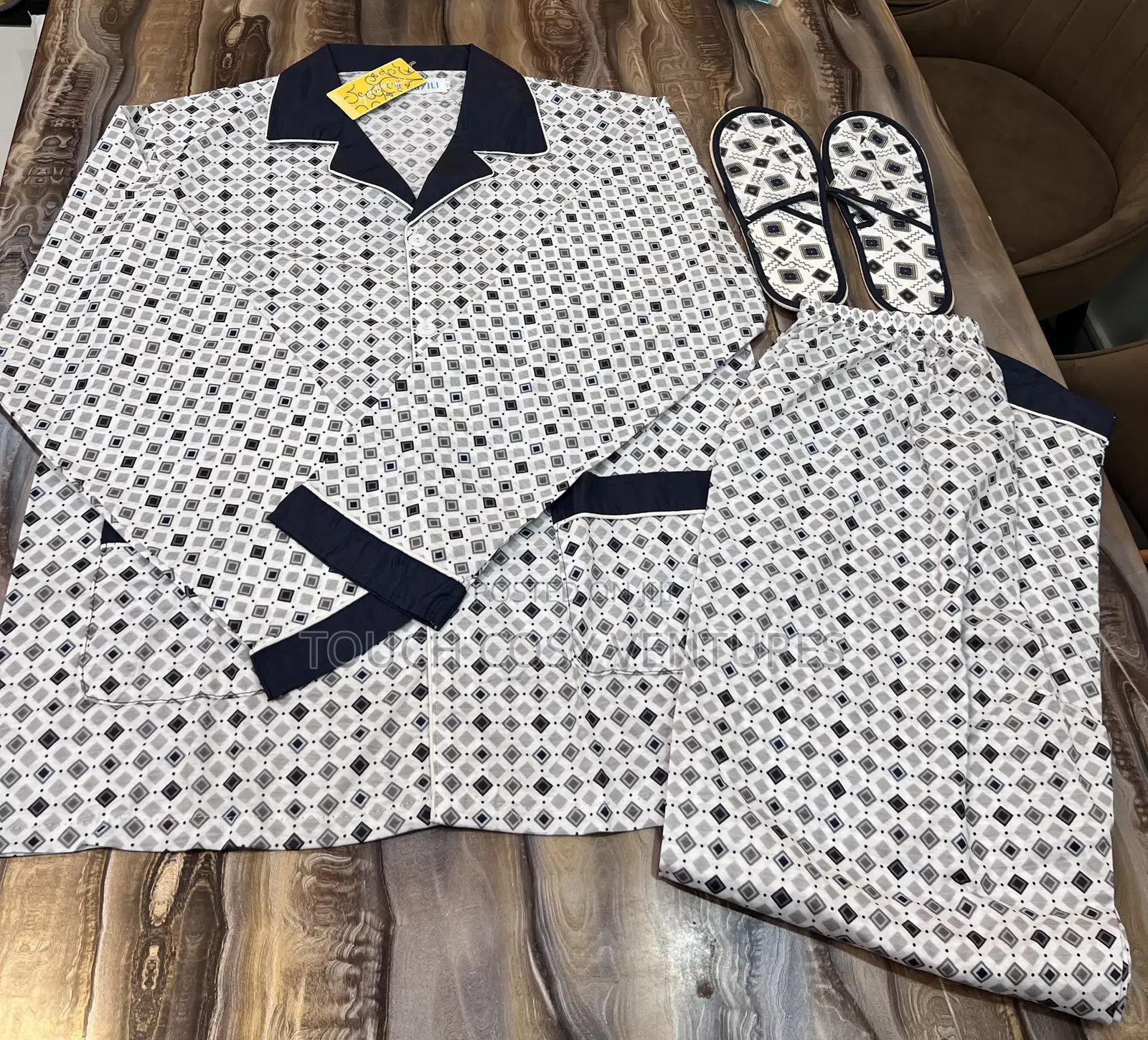 Classy Unisex Wear