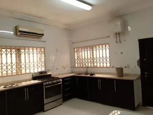 4bdrm House in Adjiriganor for rent