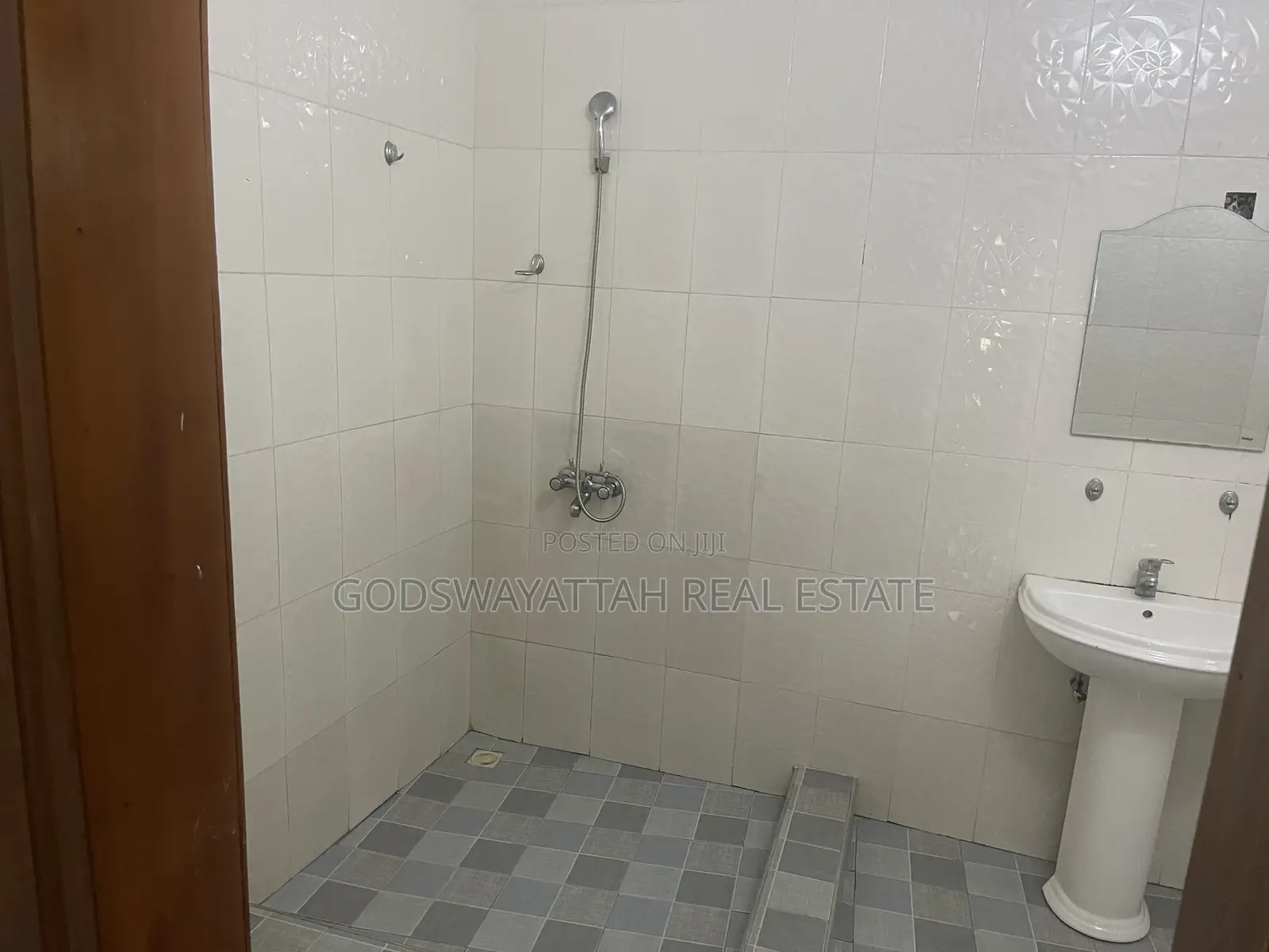 3bdrm House in East Legon, Adjiriganor for rent