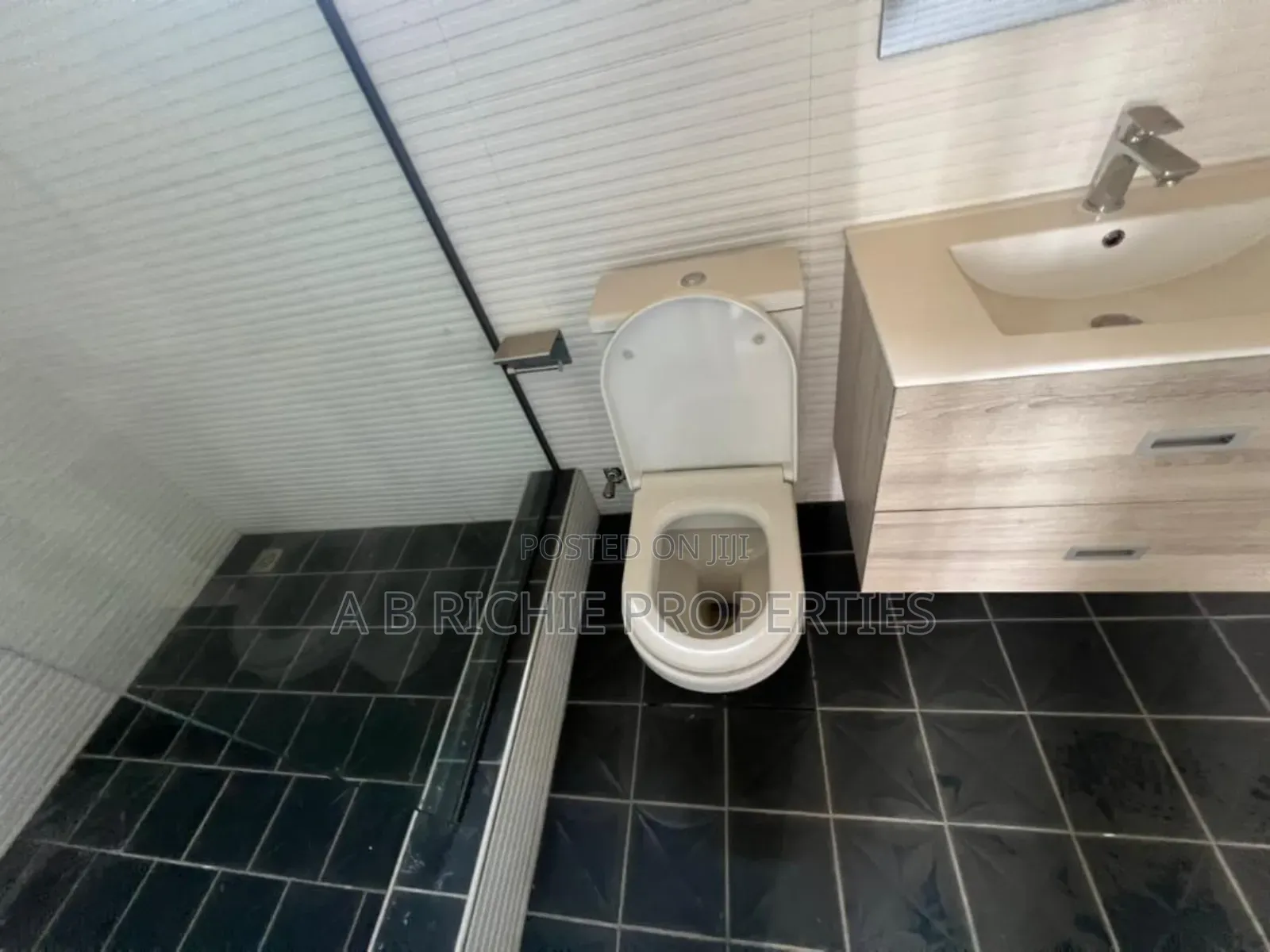 3bdrm House in Ab Richie Properties, Tseaddo for sale