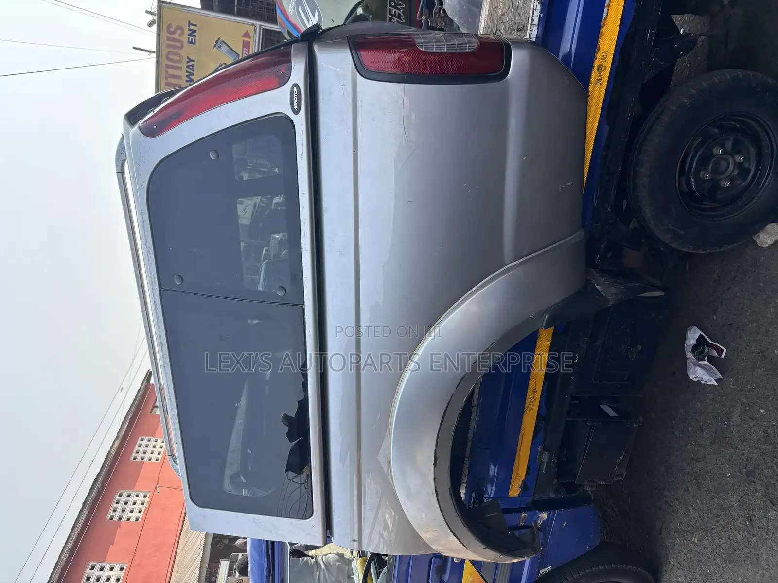 NISSAN HARD BODY 2005 Back Cut