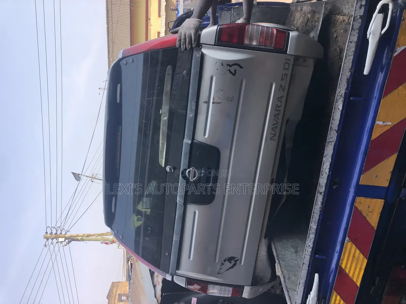 NISSAN HARD BODY 2005 Back Cut