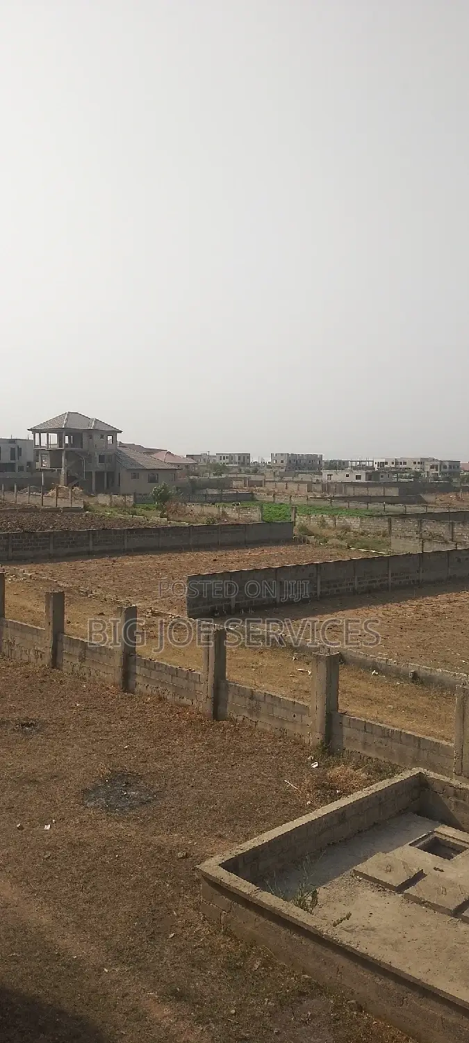 Plot for Sale in Lake Vill Estate