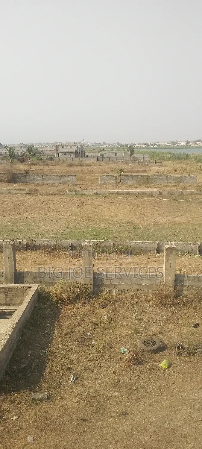 Plot for Sale in Lake Vill Estate