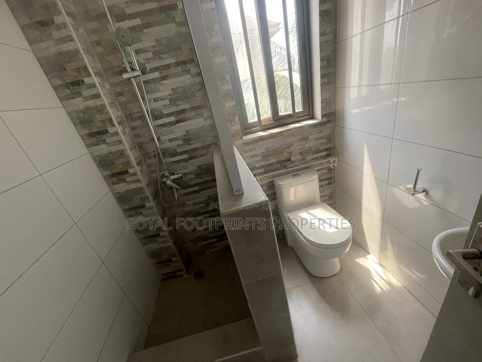 1bdrm Apartment in Royal Footprints, Lake Side Estate for rent