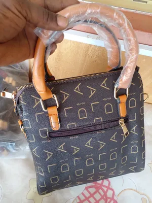 Classic Ladies Leather Hand Bag