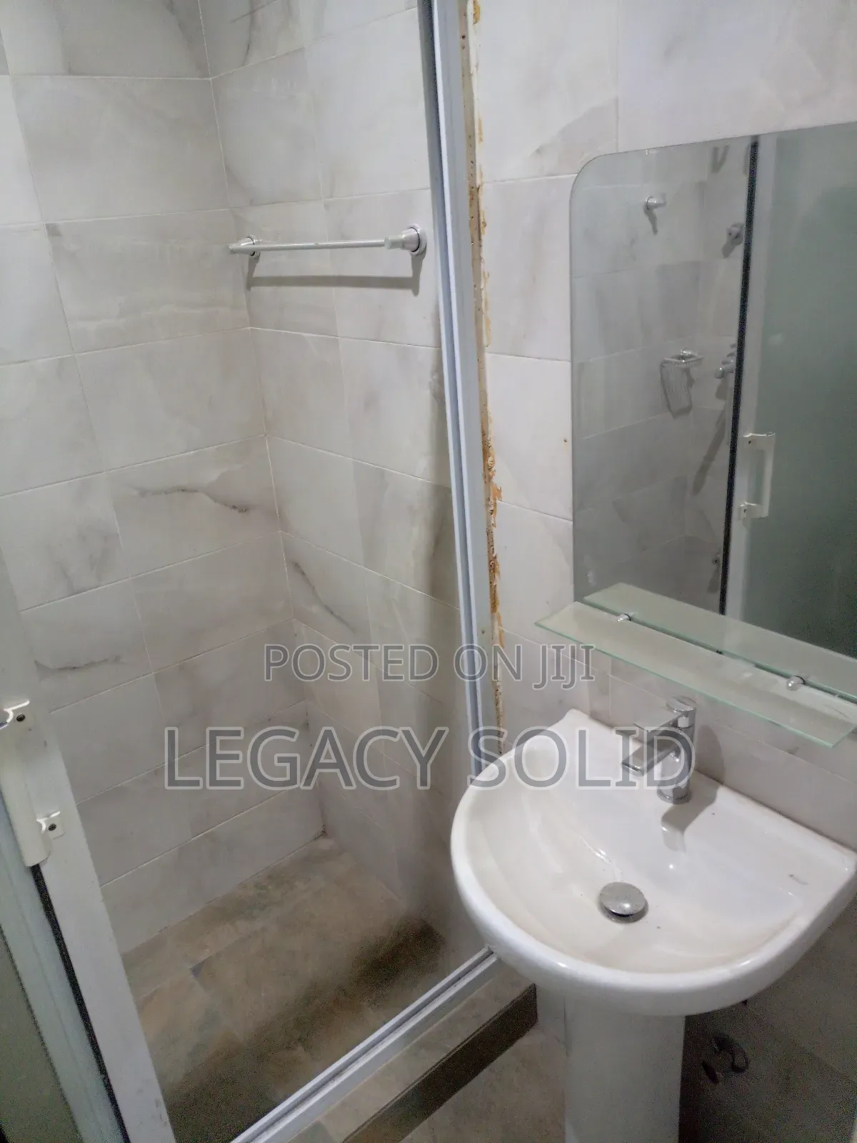 3bdrm Apartment in Legacy Solid Real, New Town for rent