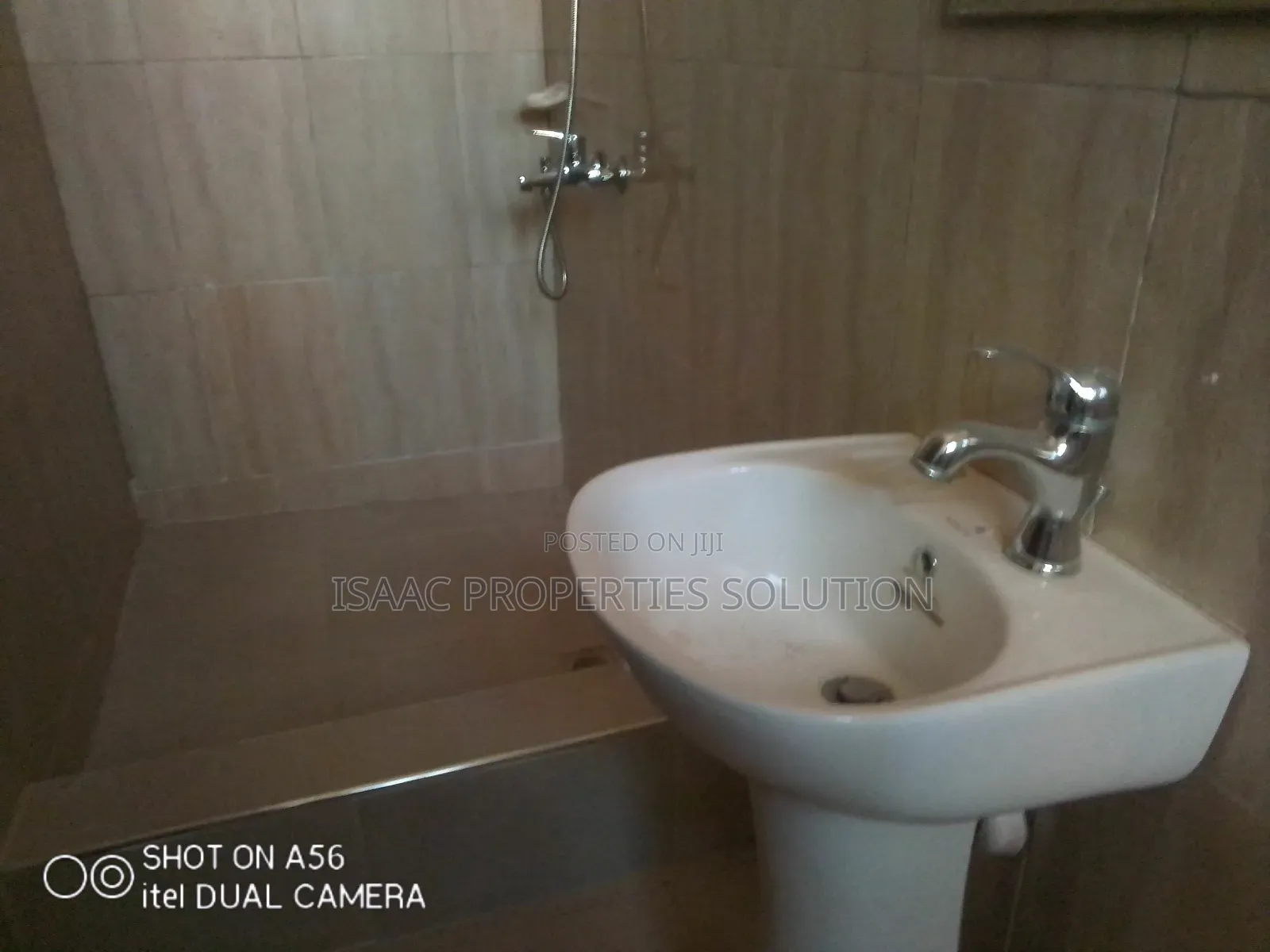 5bdrm House in Isaac Propeties, Shama Ahanta East Metropolitan
