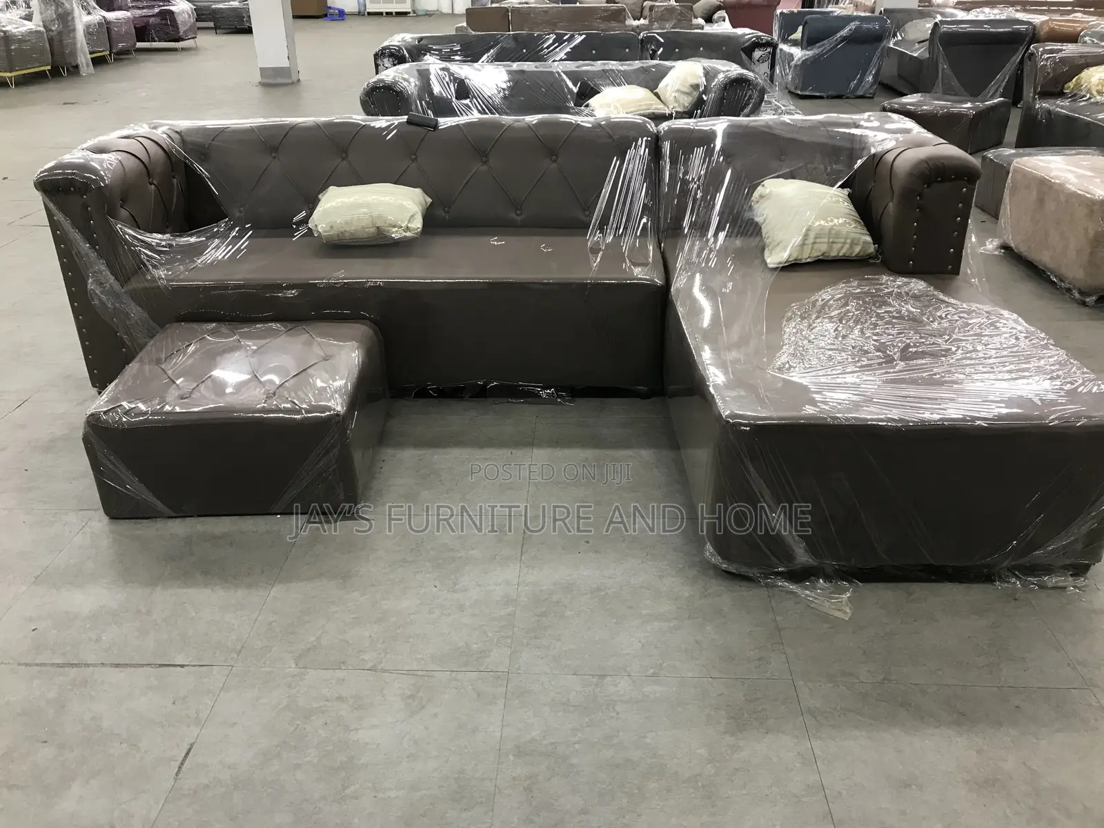 L Shape Sofa.(+Table)