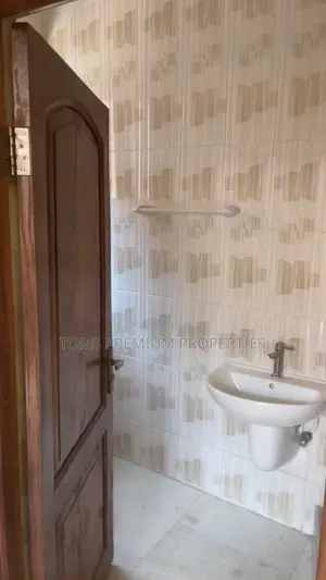 3bdrm House in East Legon for rent