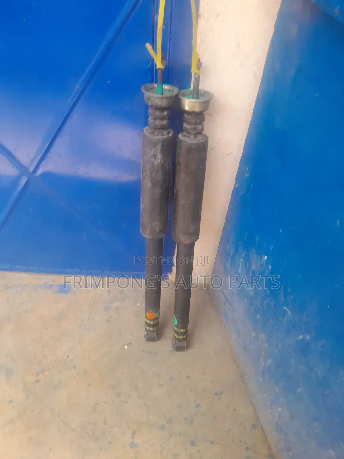 Toyota Echo Or Yaris 2006 Back Shocks Absorbers