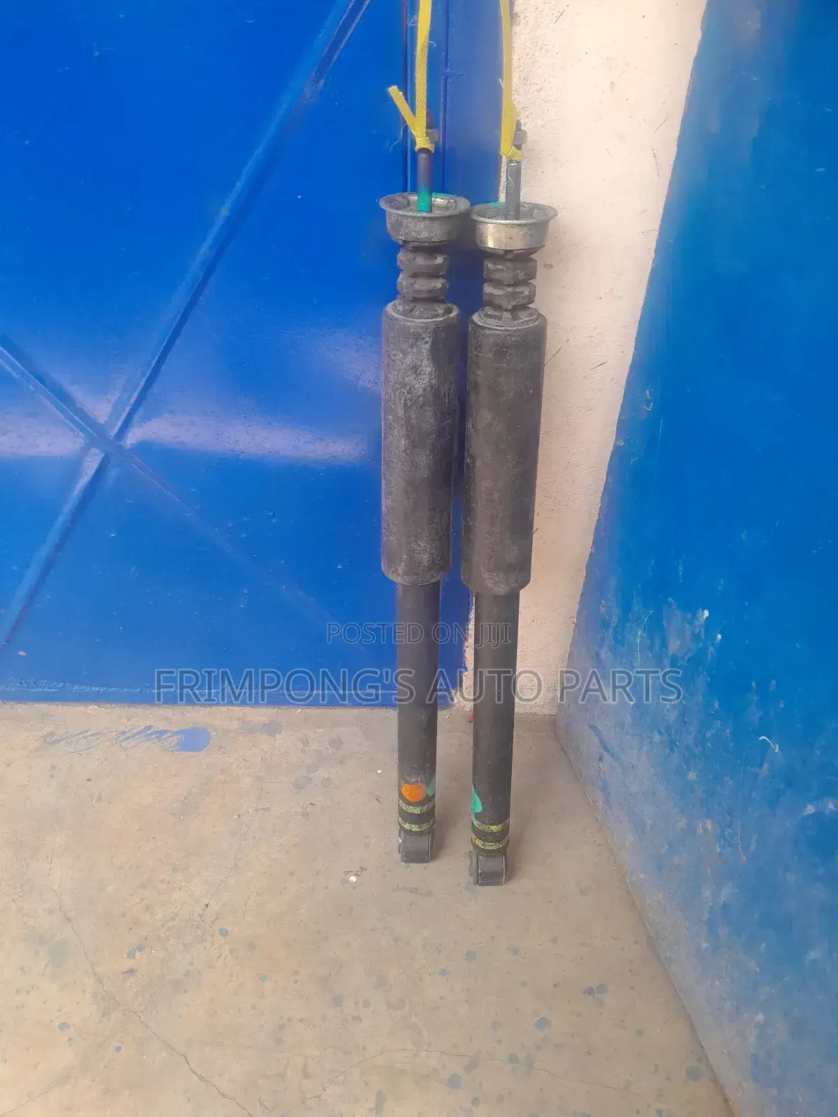Toyota Echo Or Yaris 2006 Back Shocks Absorbers