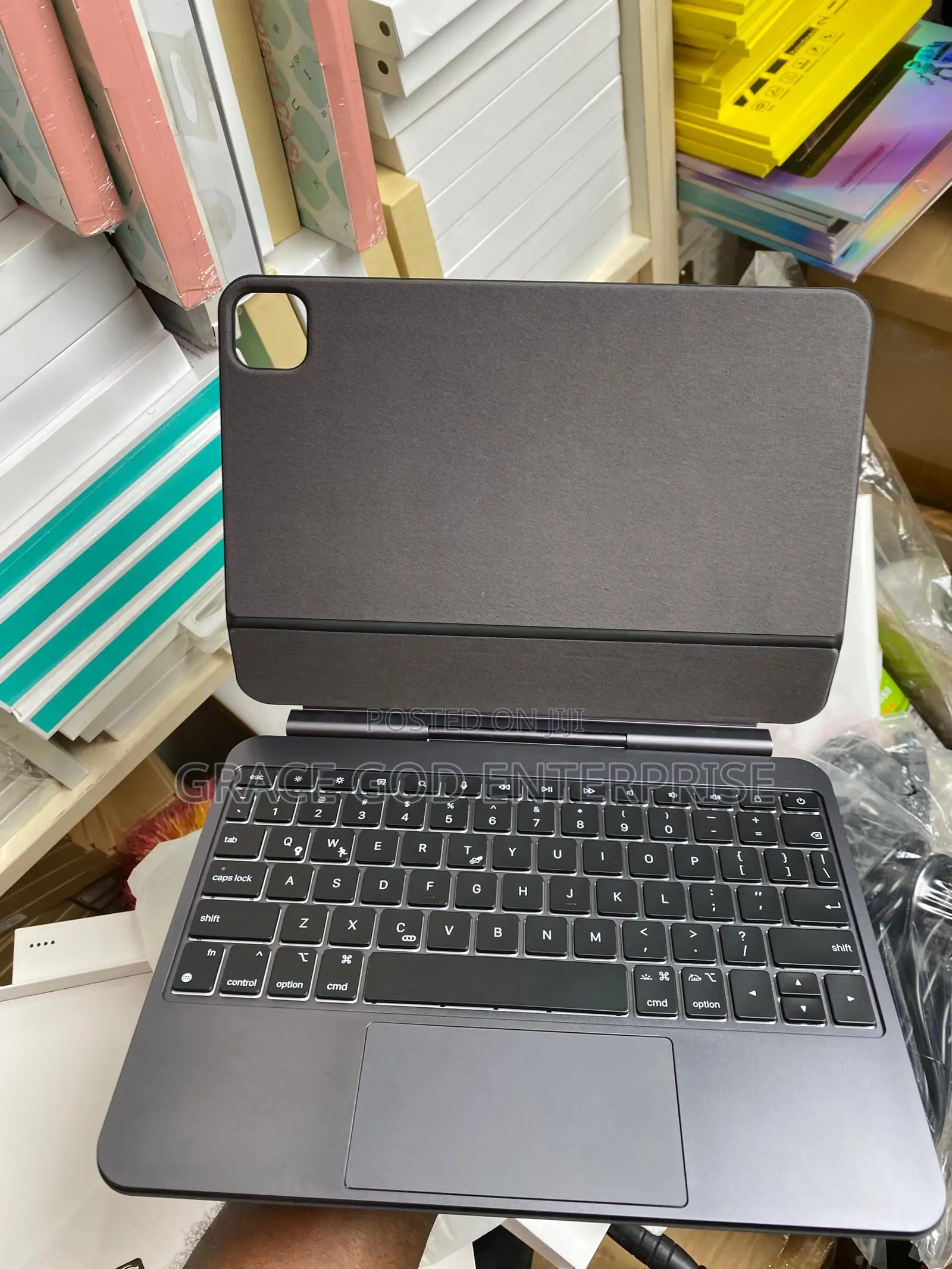 iPad Pro 11-inch M4 Magic Keyboard