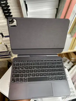 iPad Pro 11-inch M4 Magic Keyboard