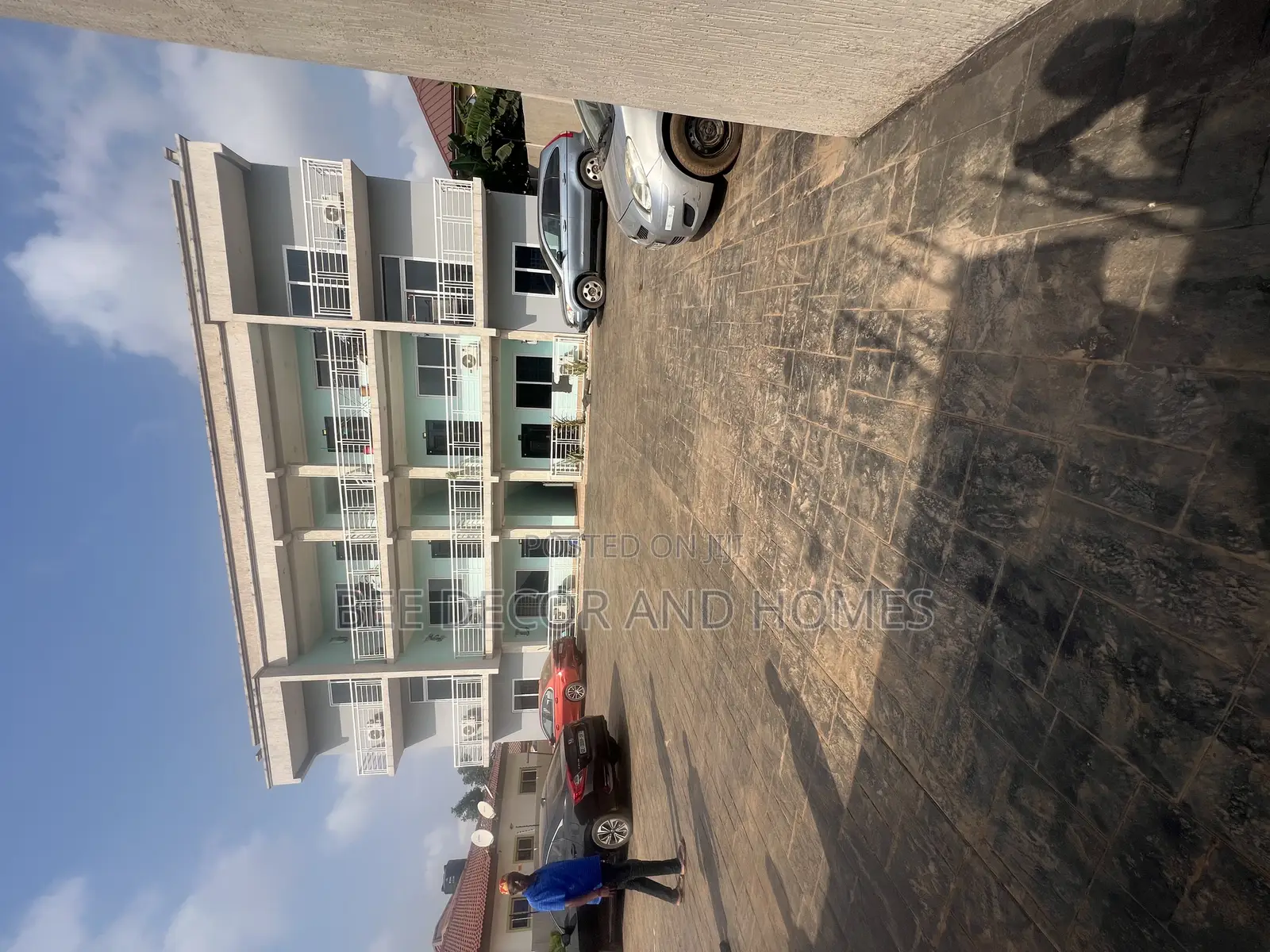 2bdrm Apartment in Bee Decor & Homes, Old Ashomang for rent