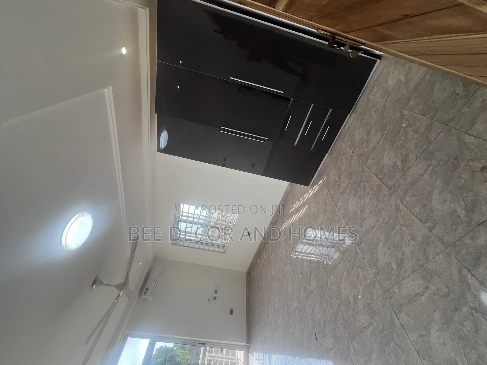 2bdrm Apartment in Bee Decor & Homes, Old Ashomang for rent