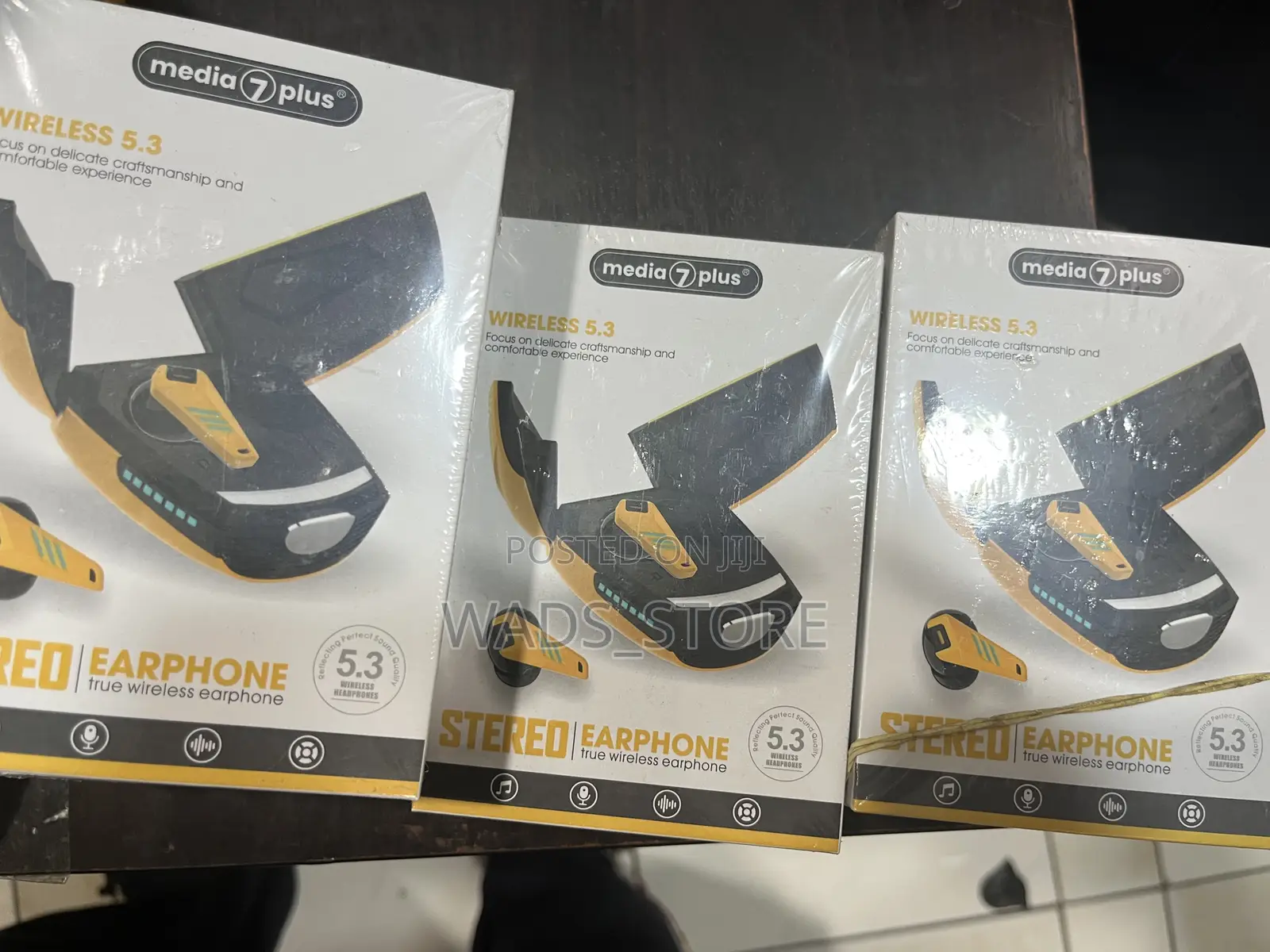 Media 7 Plus Bumble Bee Gaming Earbuds