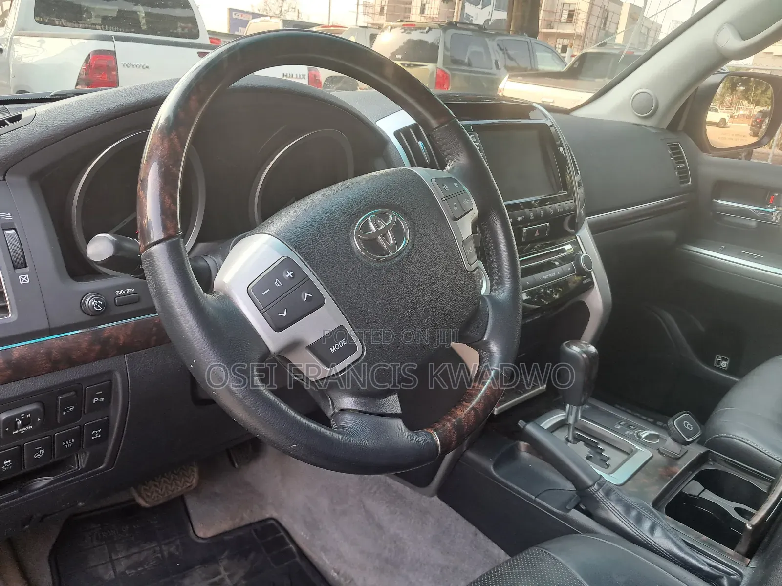 Toyota Land Cruiser 5.7 V8 2014 Black