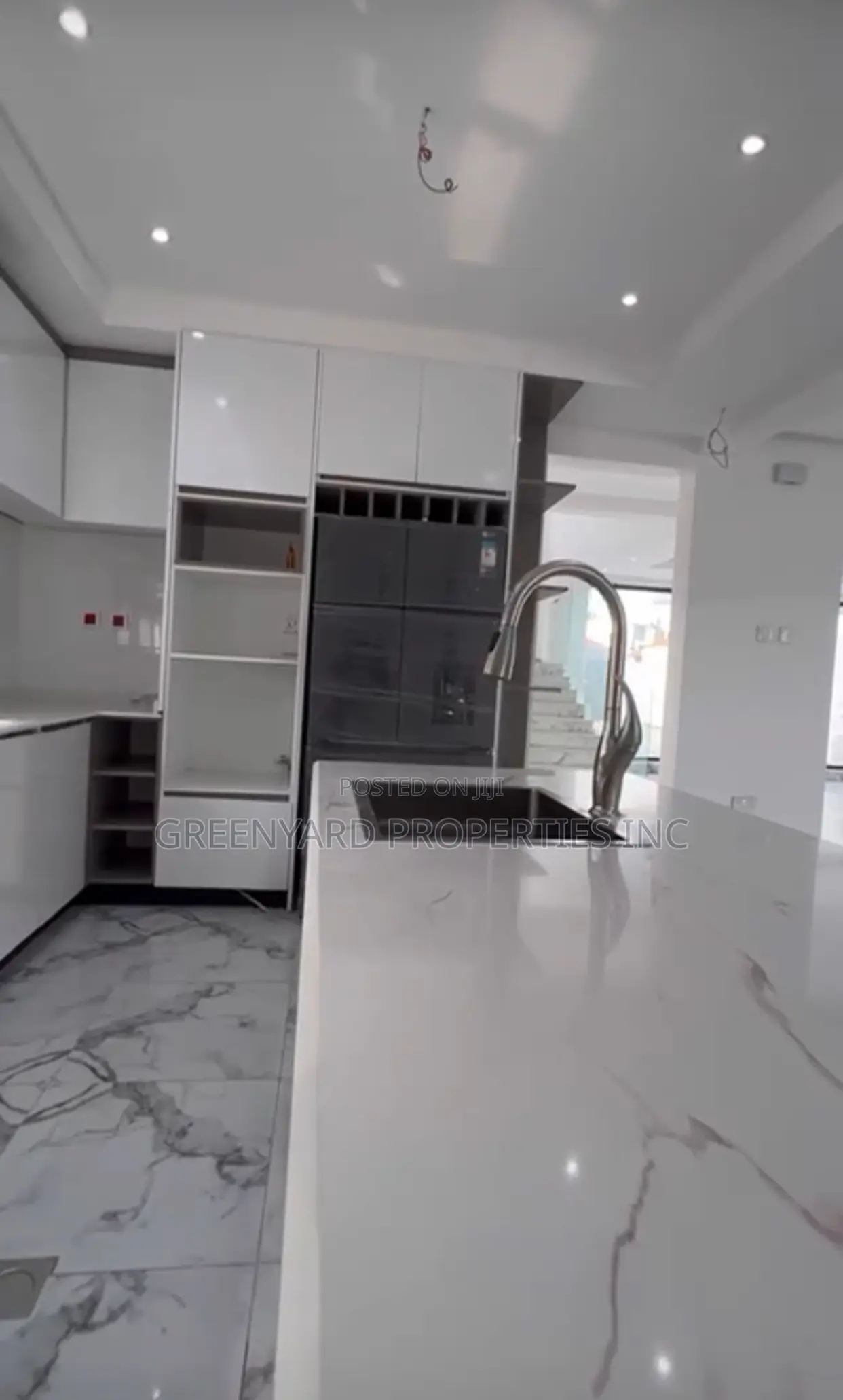4bdrm Duplex in American House, East Legon for sale
