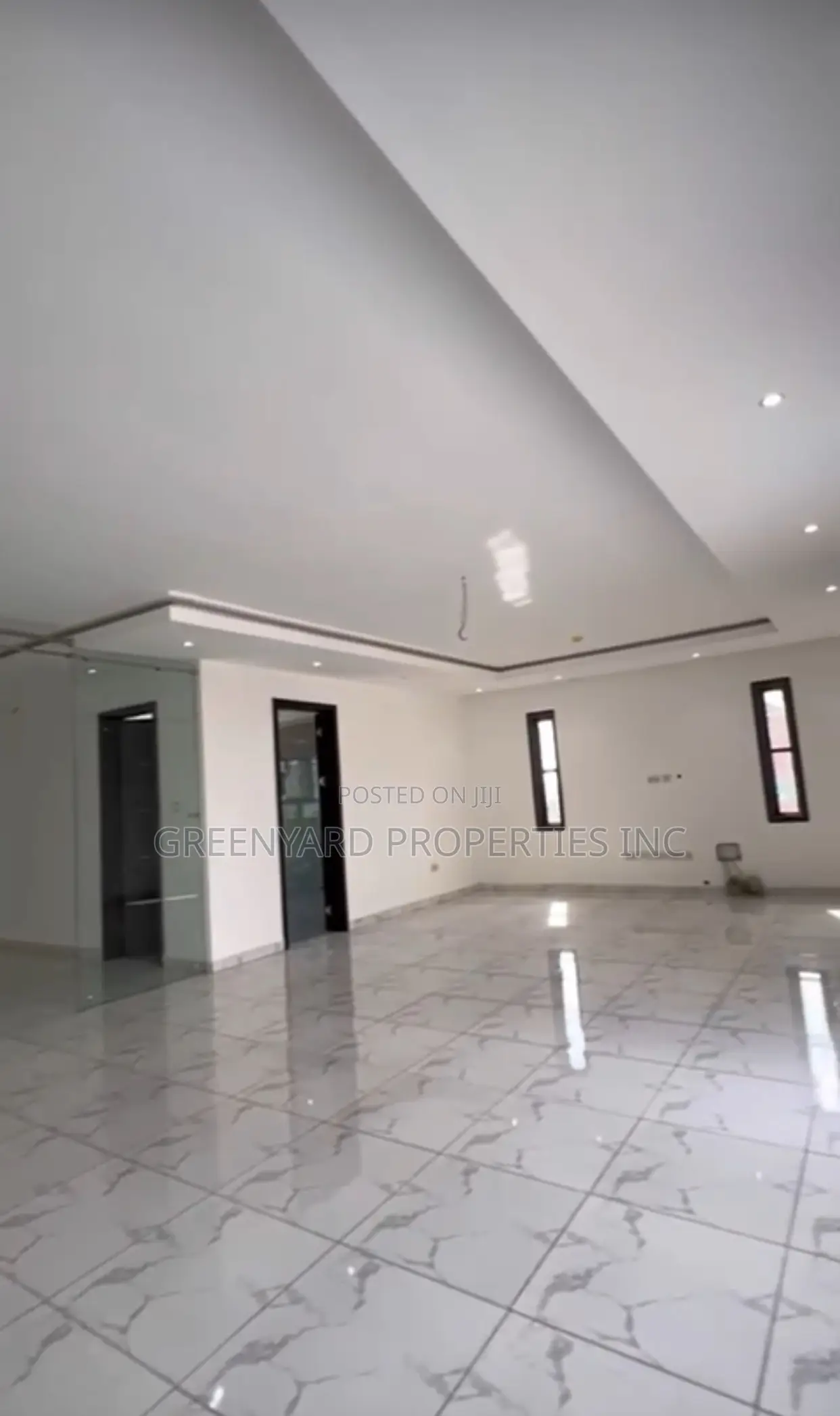 4bdrm Duplex in American House, East Legon for sale
